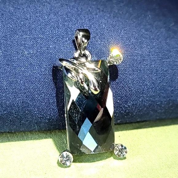 Jewelry - Cut Crystal Pendant with Ivy and Rhinestone Details